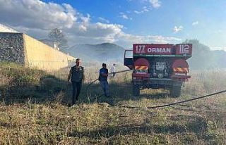 Meralık alanda çıkan yangın korkuttu