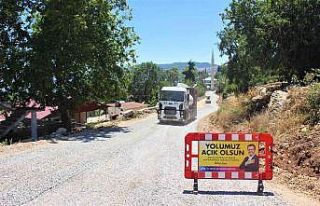 Mersin’de yayla yollarında asfalt çalışmaları...