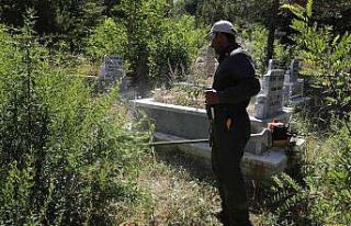 Mezarlıklar bayrama hazırlanıyor