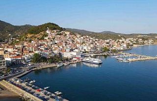 Midilli’nin Plomari Limanı dostluk rüzgarıyla...