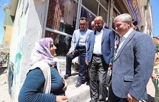 Milletvekili Kirazoğlu ve Başkan Tahmazoğlu esnafı...