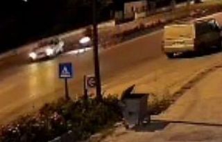 Motosikletin otomobile süratle çarptığı kaza...