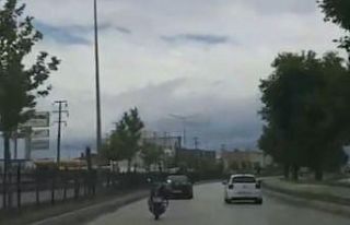 Motosikletin üstüne uzanarak giden genç, ölüme...