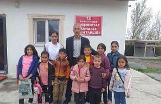 Muhtar Başaran Bayramda çocukları mutlu etmeye...