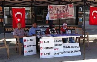 Muş’ta annelerin evlat nöbeti sürüyor