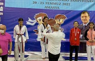 Namağlup Türkiye şampiyonu Azra’nın sevinç...