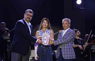 Nasreddin Hoca Şenliği’nin finalini Bengü yaptı