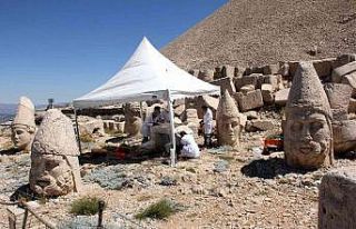 Nemrut Dağı’ndaki heykellere ‘nano kireç’...