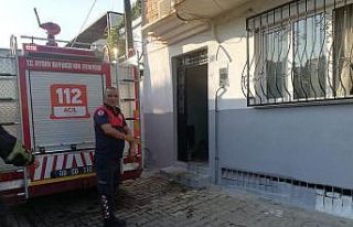 Ocakta unutulan yemek evi yakıyordu