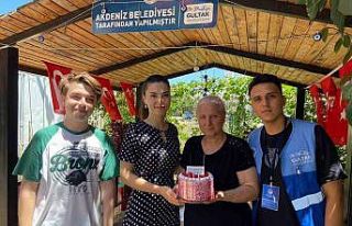 Oğlu şehit olduktan sonra ilk kez doğum günü...