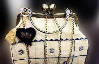 Öğrenciler tarafından üretilen hediyelik eşyalar...