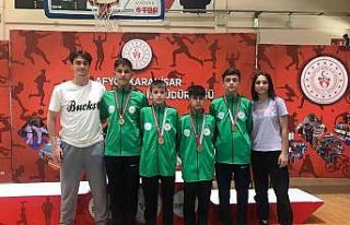 Osmangazili badmintoncular yeniden zirvede