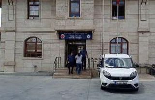 Otobüs durağında bekleyen kadını taciz eden şüpheli...