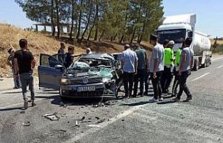 Otomobil ile kamyon çarpıştı: 4 yaralı