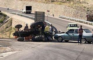 Otomobil ile traktör çarpıştı: 2 yaralı