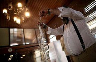 (Özel) Tarihi ipekçilik merkezinde meslek sahibi...