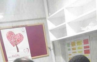 Parmağı demir kapağa sıkışan çocuk gözyaşları...