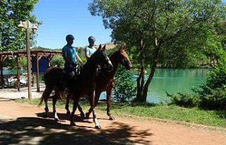 Piknik alanlarında atlı devriye dönemi