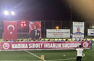 Polis futbol turnuvasında ’kadına şiddete’...