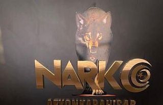 Polis yaklaşık 4 kilogram metamfetamin isimli uyuşturucu...