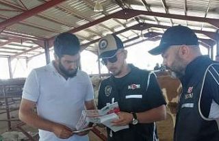 Polisten kurban pazarında sahte para uyarısı