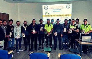 Polisten motokuryelere güvenli sürüş eğitimi