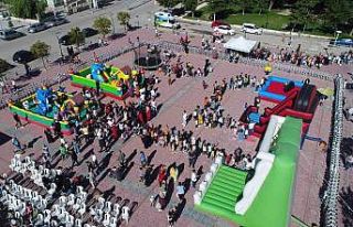 Pursaklar Belediyesi şenliği çocukların ayağına...