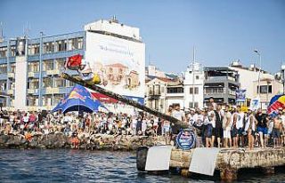 Red Bull Yağlı Direk yarışması Çanakkale’de...