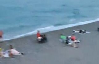 Sahilde çöpe taş atma kavgasında yumruklar konuştu