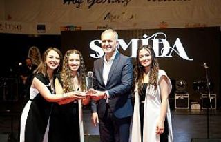 Samida İnegöllü hayranlarıyla buluştu