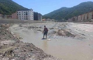 Selin vurduğu Bozkurt’ta Ezine Çayı’nın suyu...