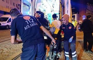 Seyir halindeki motosikletten düştü