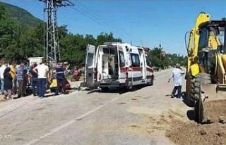 Simav’da motosiklet ile iş makinası çarpıştı:...