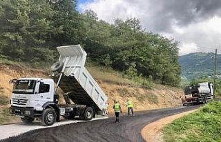 Sinop’ta köy yollarına mıcır asfalt