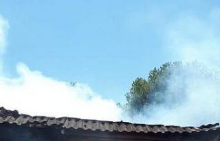 Söke’deki yangında ev kullanılamaz hale geldi