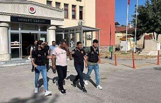 Stepne lastiğinde 13 kilogram metamfetamin ile yakalanan...