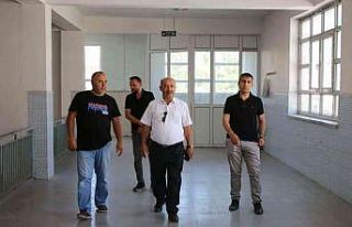 Şule Mete Tetik İmam Hatip Ortaokulu’nda tamirat...