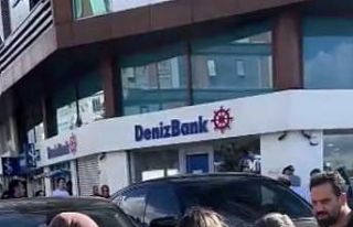 Sultanbeyli’de otomobil yolda yürüyen 2 kişiye...