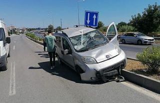 Tabelaları yıkıp refüje çıktı
