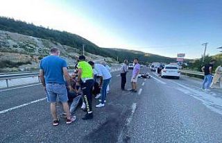 Takla atan motosikletteki karı koca yaralandı