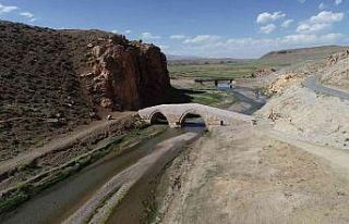 Tarihi Kelekom Köprüsü ilk günkü gibi ayakta