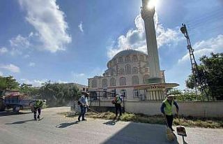 Tatil bölgesi Erdemli’de temizlik çalışmaları...