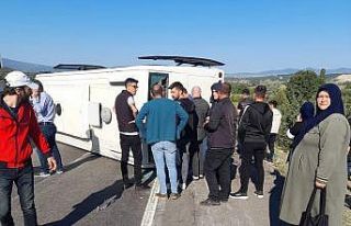 Tavşanlı’da işçi servisi devrildi: 11 yaralı