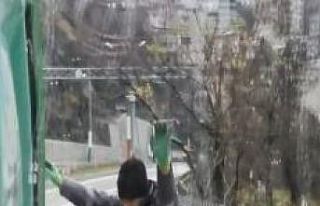 Temizlik personelin dansı gülümsetti