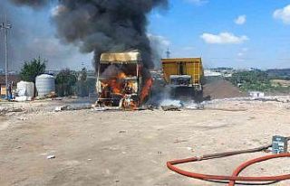 Tır alev alev yandı