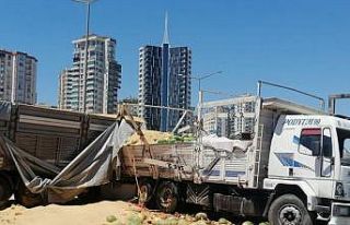 Tır, kamyona arkadan çarptı