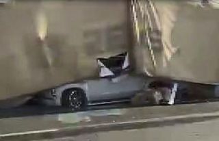 Tırın altında kalan otomobilin sürücüsü yara...