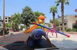 Toroslar’da park ve yeşil alanlara yaz bakımı