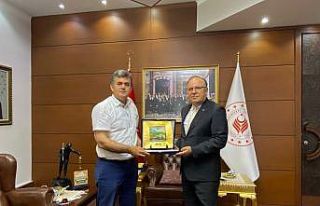 Türkiye Yeşilay Cemiyeti Vali Tutulmaz ile bir araya...