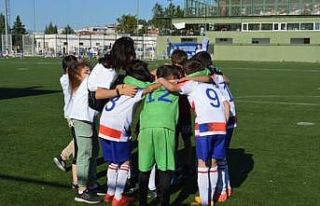 U9 Minik Kramponlar Kupası’nda şampiyonluk coşkusu